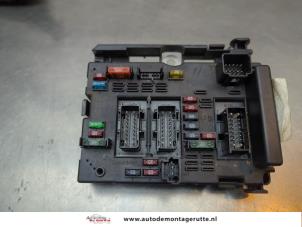 O196553 Gebruikte zekeringkast Peugeot 206