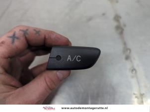 O196566 Gebruikte airco schakelaar Citroen C1
