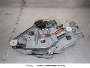 O196573 Gebruikte ruitmechaniek 2deurs rechts-achter Peugeot 206