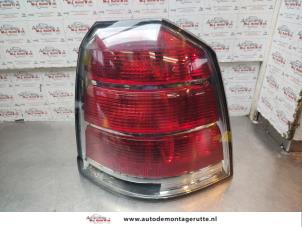 O196580 Gebruikte achterlicht rechts Opel Zafira