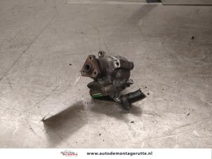 O196589 Gebruikte stuurbekrachtiging pomp Dacia Sandero