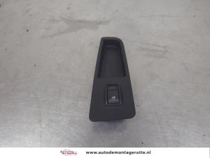 O196596 Gebruikte schakelaar elektrisch raam Fiat Bravo