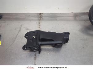 O196637 Gebruikte portiergreep 4deurs rechts-achter Ford B-Max