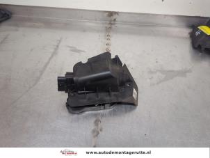 O196642 Gebruikte portierslot mechaniek 4deurs links-achter Ford B-Max