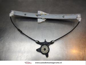 O196657 Gebruikte raammechaniek 4deurs rechts-voor Mazda 6