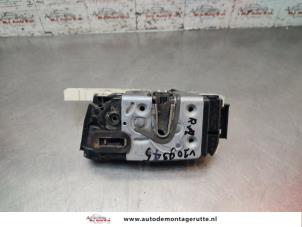 O196666 Gebruikte slotmechaniek portier 4deurs rechts-achter Mercedes Sprinter