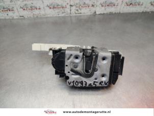 O196667 Gebruikte slotmechaniek portier 4deurs rechts-voor Mercedes Sprinter