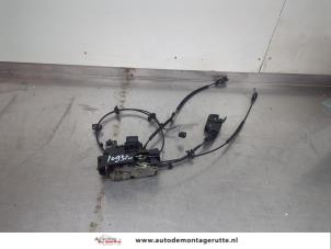O196693 Gebruikte slotmechaniek portier 4deurs rechts-voor Ford B-Max