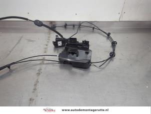 O196694 Gebruikte slotmechaniek portier 4deurs links-voor Ford B-Max