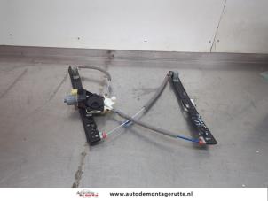 O196697 Gebruikte ruitmechaniek 4deurs links-voor Ford B-Max