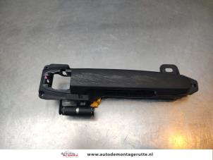 Gebruikte Deurgreep 2Deurs links Citroen C1 1.0 Vti 68 12V Prijs op aanvraag aangeboden door Autodemontage M.J. Rutte B.V.