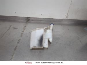 O196712 Gebruikte ruitensproeiertank voor Citroen C1