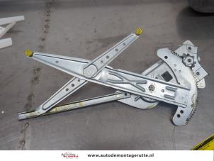 O196745 Gebruikte ruitmechaniek 2deurs rechts-voor Renault Kangoo
