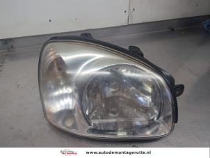O196760 Gebruikte rechter koplamp Hyundai Santafe