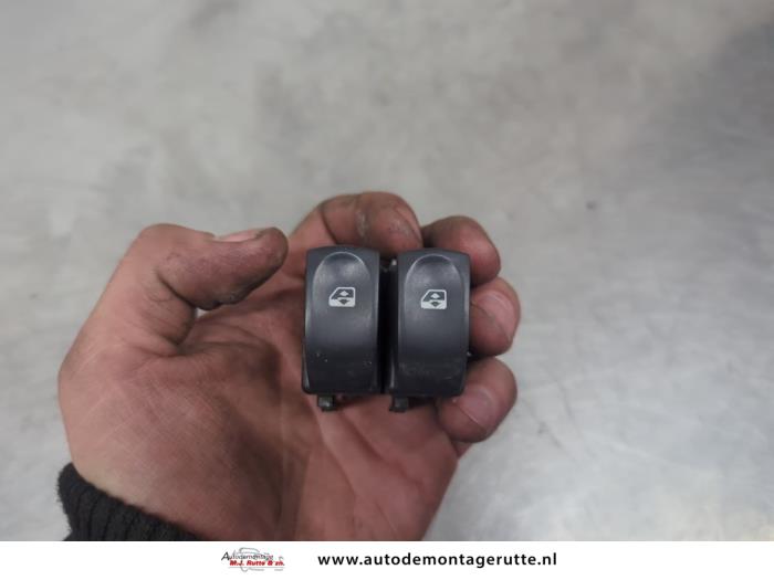 Gebruikte Raam schakelaar elektrisch Renault Twingo O196786