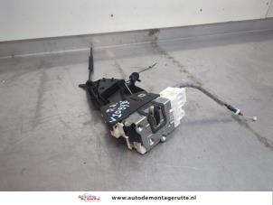 O196877 Gebruikte portierslot mechaniek 4deurs rechts-achter Mercedes B-Klasse