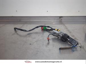 O196883 Gebruikte sleutel+contactslot Peugeot 1007