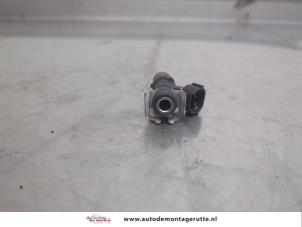 O196896 Gebruikte injector (benzine injectie) Peugeot 1007
