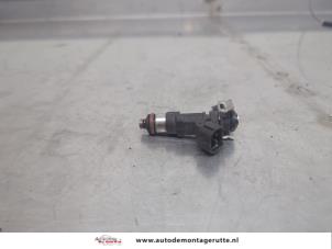O196898 Gebruikte injector (benzine injectie) Peugeot 1007