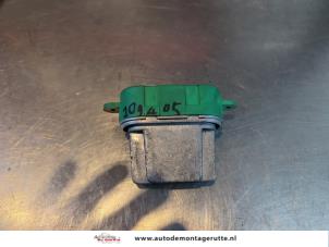 O196910 Gebruikte kachel weerstand Renault Espace