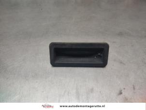 O197041 Gebruikte schakelaar achterklep Ford Fiesta