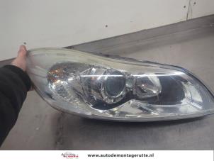 O197088 Gebruikte koplamp rechts Volvo C30
