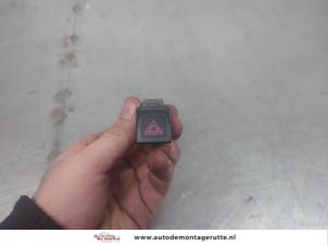 O197099 Gebruikte alarmlicht schakelaar Volvo C30