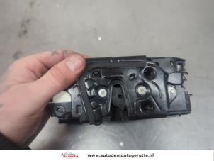O197143 Gebruikte deurslot mechaniek 4deurs rechts-voor Volkswagen Golf
