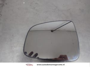 Gebruikte Spiegelglas links Dacia Logan MCV (KS) 1.6 16V Prijs op aanvraag aangeboden door Autodemontage M.J. Rutte B.V.