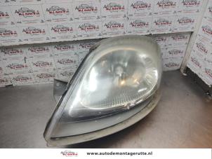 O197203 Gebruikte linker koplamp Opel Vivaro