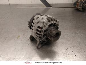 Gebruikte Dynamo Renault Clio III (BR/CR) 1.2 16V 75 Prijs op aanvraag aangeboden door Autodemontage M.J. Rutte B.V.