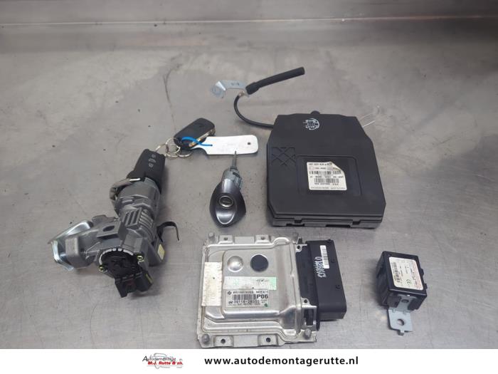 Gebruikte Kontaktslot + computer Hyundai iX20 (JC) 1.4i 16V Prijs € 135,00 Margeregeling aangeboden door Autodemontage M.J. Rutte B.V.