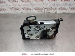 O197257 Gebruikte deurslot mechaniek 2deurs rechts Mini ONE