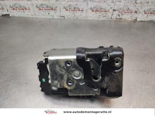 O197258 Gebruikte deurslot mechaniek 2deurs rechts Ford Fiesta