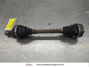 O197281 Gebruikte steekas links-voor Volkswagen Polo