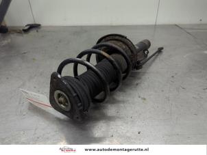 O197288 Gebruikte schokdemperpoot rechts-voor Volvo V50