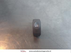O197394 Gebruikte raam schakelaar elektrisch Renault Twingo