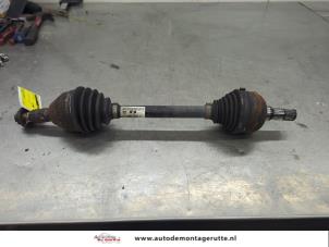 O197424 Gebruikte steekas links-voor Opel Insignia
