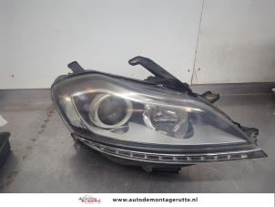 O197460 Gebruikte rechter koplamp Lancia Delta