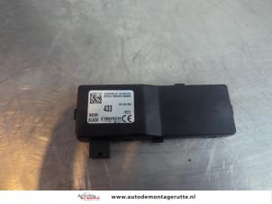 O197677 Gebruikte centrale deurvergrendelings module Opel Insignia