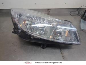 O197700 Gebruikte rechter koplamp Opel Insignia