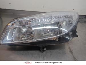 O197699 Gebruikte koplamp links Opel Insignia