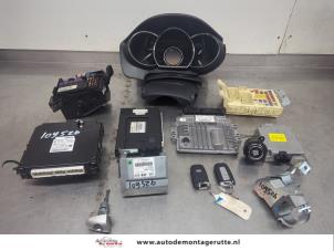 Gebruikte Kontaktslot + computer Kia Rio III (UB) 1.1 CRDi VGT 12V Prijs € 250,00 Margeregeling aangeboden door Autodemontage M.J. Rutte B.V.