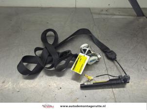 O197742 Gebruikte veiligheidsgordel rechts-voor Ford KA