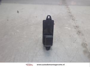 O197766 Gebruikte schakelaar elektrisch raam Mazda 6