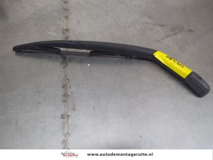 O197800 Gebruikte ruitenwisserarm achter Daihatsu Cuore