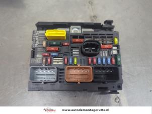 O197808 Gebruikte zekeringkast Peugeot 3008