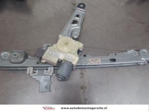 O197812 Gebruikte ruitmechaniek 4deurs links-voor Peugeot 3008