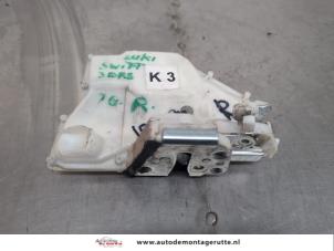 O197838 Gebruikte slotmechaniek portier 2deurs rechts Suzuki Swift