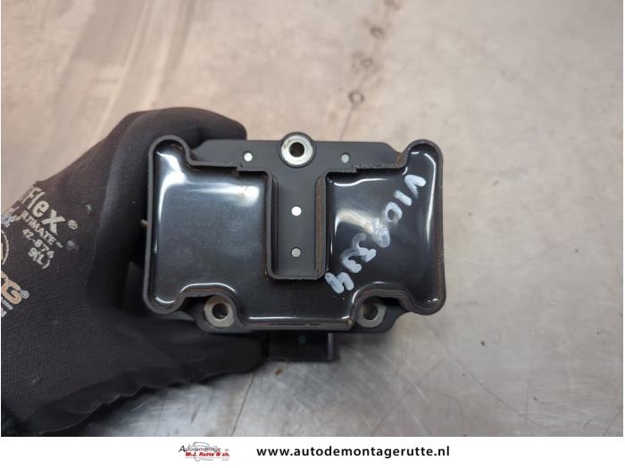 Bobine van een Volkswagen Golf IV (1J1) 1.4 16V 2001